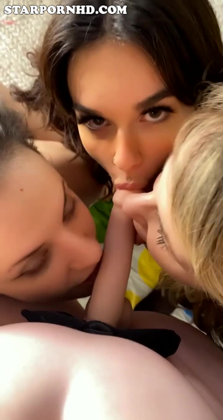Isla Moon Sex Tape From Onlyfans FourSome!!