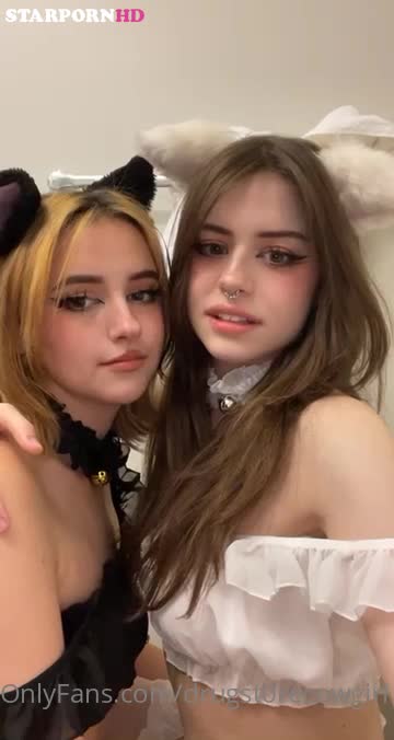 Hannahowo Onlyfans Leaked Kissing her Friends 