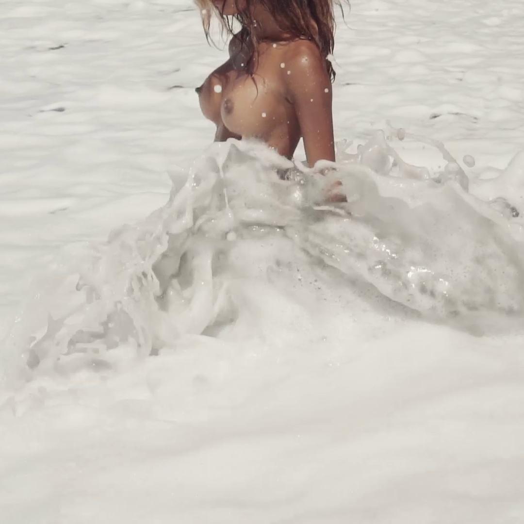 Putri Cinta Nude Beach Striptease Onlyfans Video